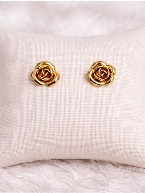 Vintage Gold Tone Rose Stud Earrings Floral Classic Minimalist